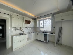Diyarbakır Yenişehir  Aziziye Mah. Satılık  2+1 Daire